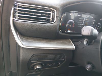 2023 Jeep Wagoneer L - Photo 13