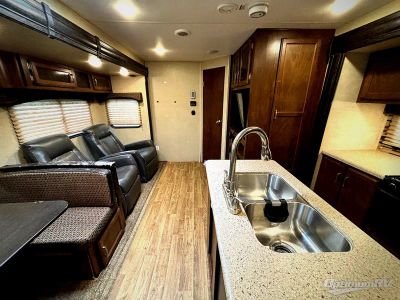 2018 Venture RV SportTrek - Photo 4