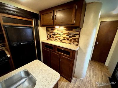 2018 Venture RV SportTrek - Photo 12