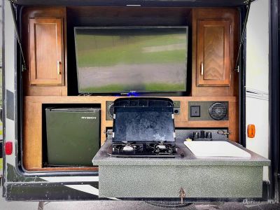 2018 Venture RV SportTrek - Photo 23