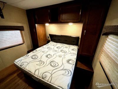 2018 Venture RV SportTrek - Photo 8