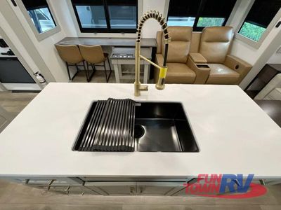 2026 Brinkley Model Z - Photo 12