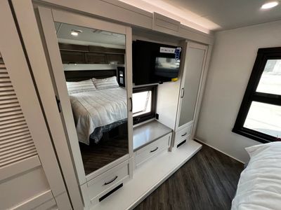 2026 Jayco SENECA - Photo 28