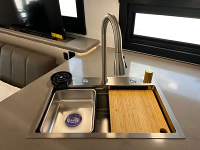 2026 Jayco SENECA - Photo 9