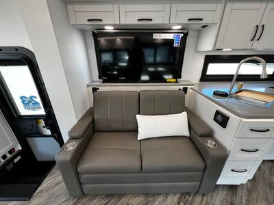 2026 Jayco SENECA - Photo 6