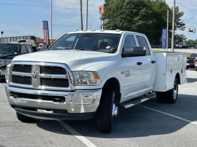 2018 Ram 3500 — engine compartment view