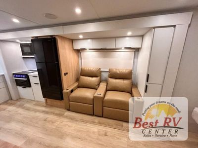 2026 Winnebago Thrive - Photo 13