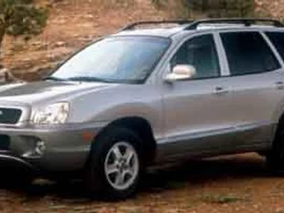 2003 Hyundai Santa Fe — engine compartment view