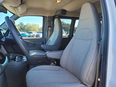 2024 Chevrolet Express 3500 - Photo 12