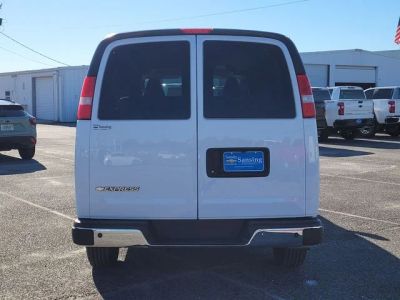 2024 Chevrolet Express 3500 - Photo 4