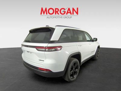 2025 Jeep Grand Cherokee — interior view