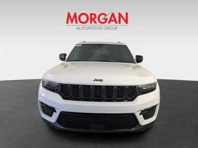 2025 Jeep Grand Cherokee — side profile view