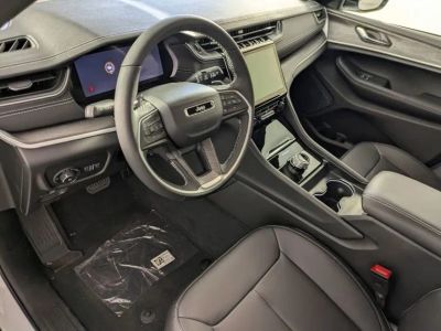 2025 Jeep Grand Cherokee — photo 15 view