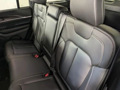 2025 Jeep Grand Cherokee — photo 12 view