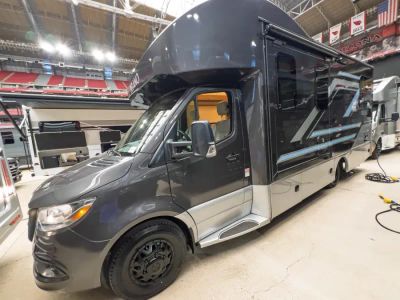 2027 Thor Motor Coach DELANO — photo 23 view