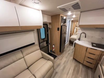 2027 Thor Motor Coach DELANO — photo 9 view