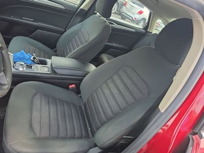 2018 Ford Fusion SE - Photo 12