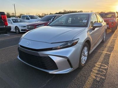 2025 Toyota Camry - Photo 3