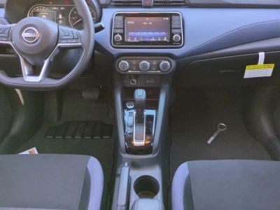 2025 Nissan Versa — photo 17 view