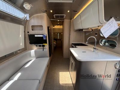 2025 Airstream Globetrotter - Photo 4