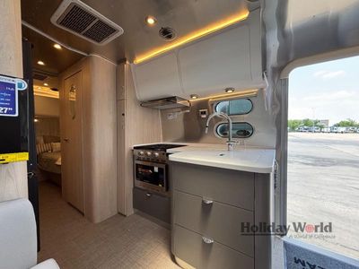 2025 Airstream Globetrotter - Photo 11