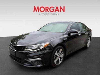 2019 Kia Optima — rear three-quarter view