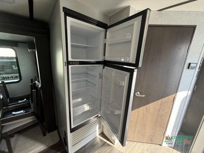 2021 Keystone RV Premier Ultra Lite — photo 35 view