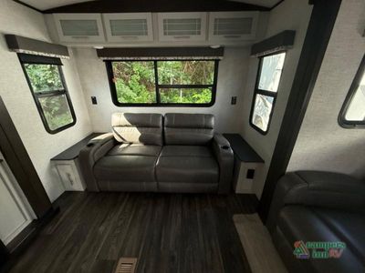 2021 Keystone RV Premier Ultra Lite — photo 19 view