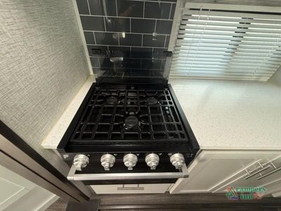 2021 Keystone RV Premier Ultra Lite — photo 32 view