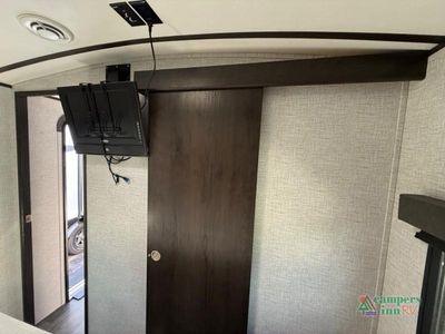2021 Keystone RV Premier Ultra Lite — photo 50 view