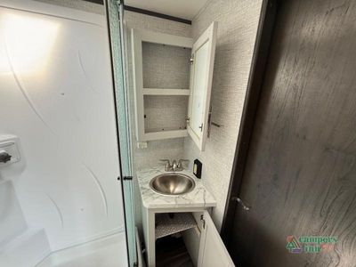 2021 Keystone RV Premier Ultra Lite — photo 43 view