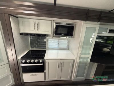 2021 Keystone RV Premier Ultra Lite — photo 21 view