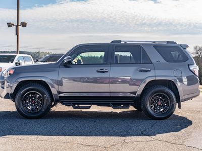 2022 Toyota 4Runner - Photo 3