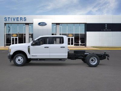 2026 Ford Chassis Cab - Photo 4