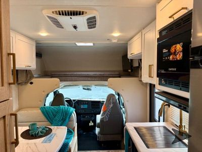 2026 Thor Motor Coach Quantum - Photo 9