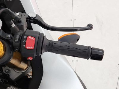 2025 Suzuki GSX-R1000R - Photo 10