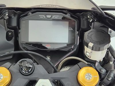 2025 Suzuki GSX-R1000R - Photo 11