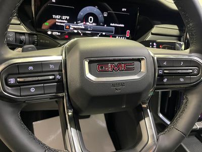 2025 GMC Acadia - Photo 15
