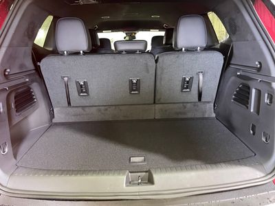 2025 GMC Acadia - Photo 13