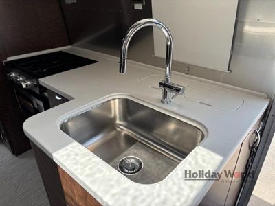 2025 Airstream Globetrotter - Photo 13