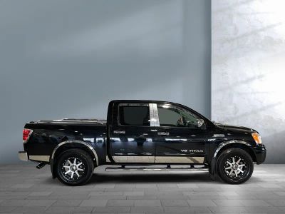 2012 Nissan Titan - Photo 6