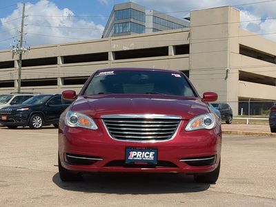 2012 Chrysler 200 - Photo 2