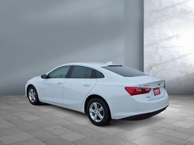 2024 Chevrolet Malibu - Photo 2