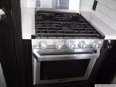 2019 Grand Design 376TH — photo 20 view