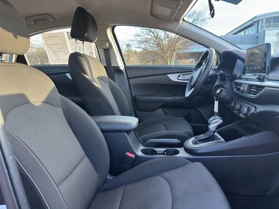 2024 Kia Forte - Photo 27
