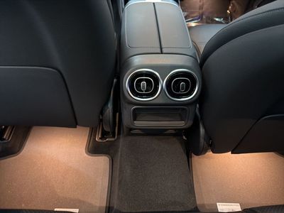 2026 Mercedes-Benz GLC — photo 23 view