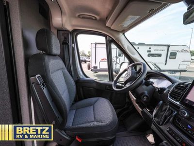 2026 Thor Motor Coach Tellaro — photo 8 view