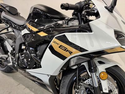 2026 Kawasaki Ninja ZX-6R - Photo 9