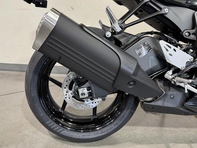 2026 Kawasaki Ninja ZX-6R - Photo 12
