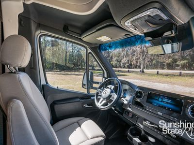 2025 Winnebago NAVION - Photo 8